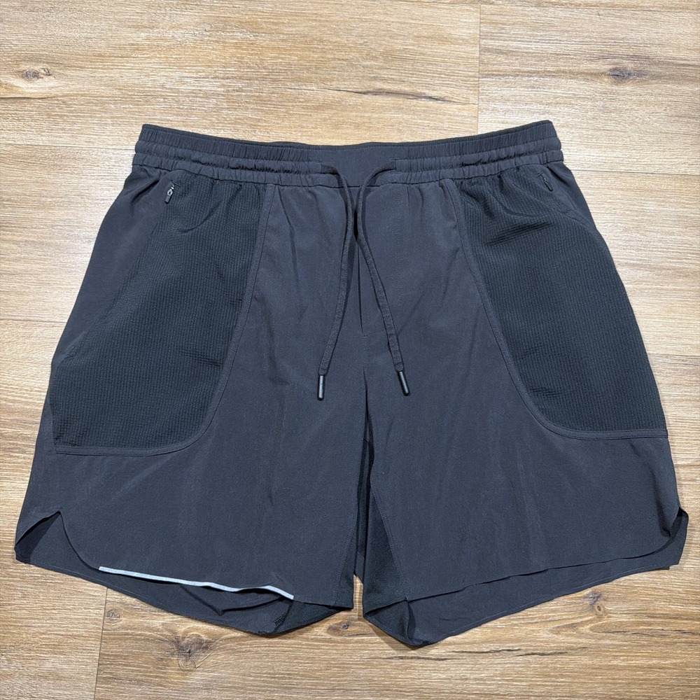 Lululemon Shorts Mens LARGE Darkside Lite Speed Athletic Gym Workout Running